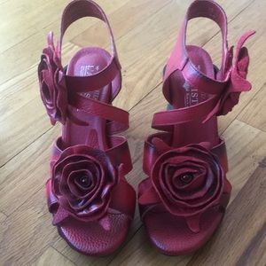 L’Artiste Shelly Red flowered sandals. 37